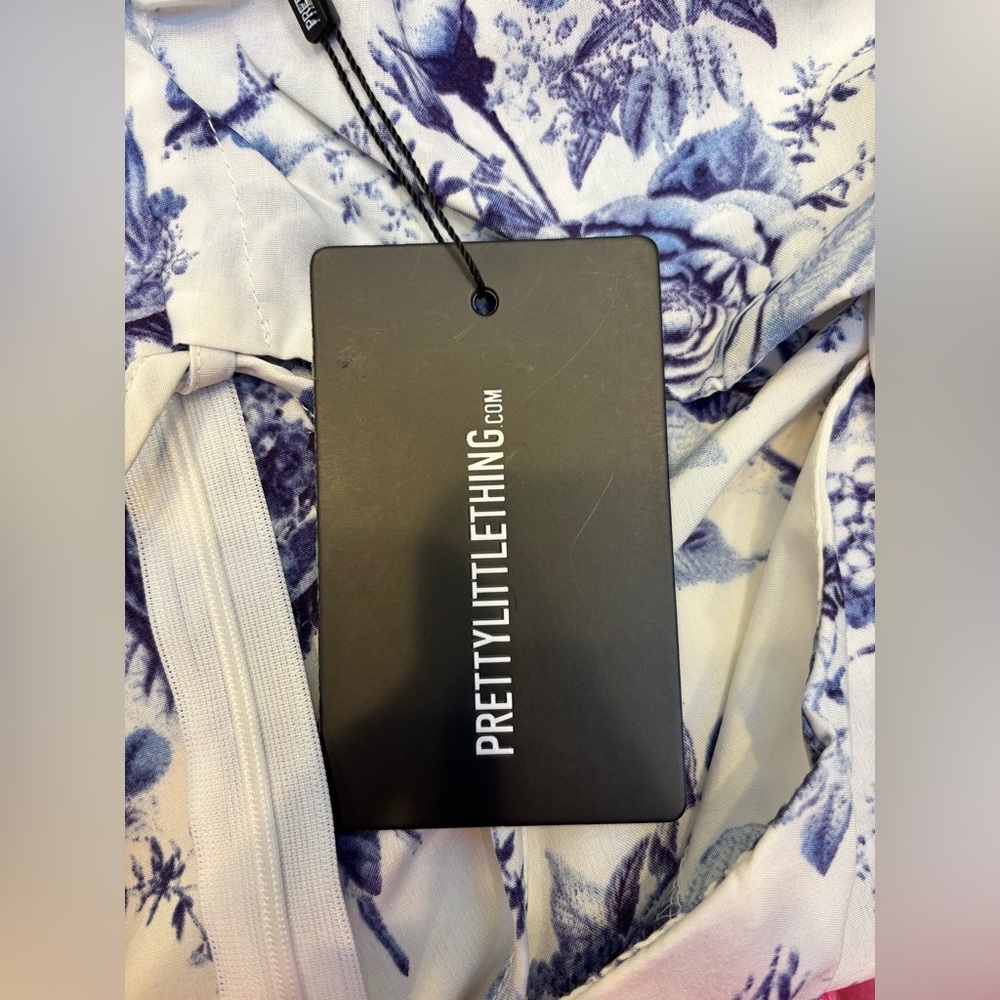 NWT PrettyLittleThing Blue & White Floral Cut-Out Mini Dress, Size 8 ๐ฆ - Picture 5 of 8